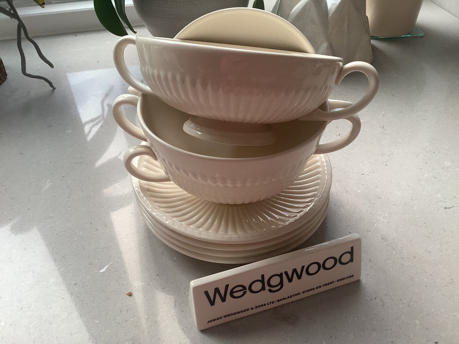 6 z.g.a.n. soepkommen met onderbord van WEDGWOOD EDME, Ophalen of Verzenden, Zo goed als nieuw, Kom(men), Wedgwood