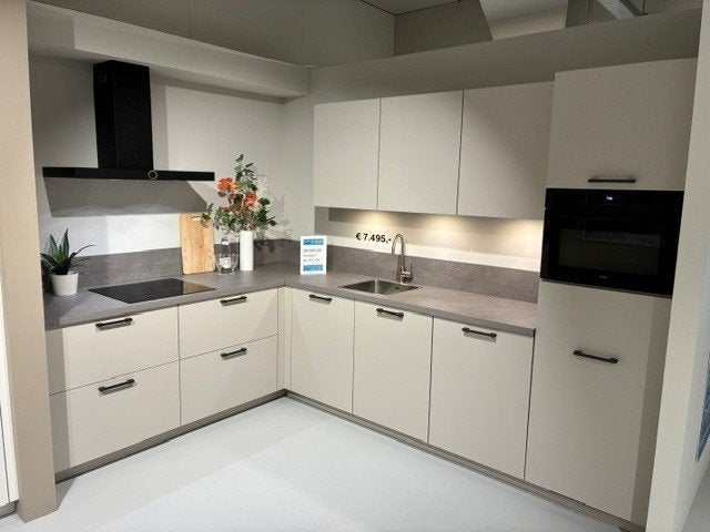 Showroomkeuken Primo Roden, Huis en Inrichting, Keuken | Complete keukens, Nieuw, Hoekkeuken, Overige kleuren, Hoogglans of Gelakt
