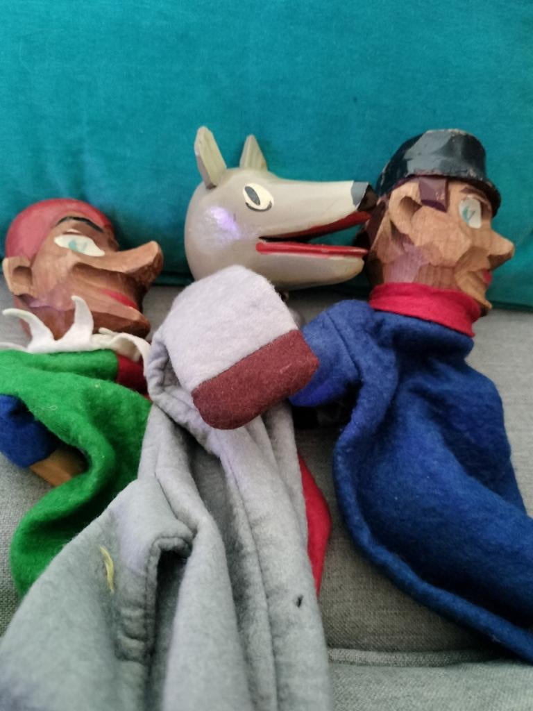 Antieke Duitse Bavaria handpoppen, Ophalen