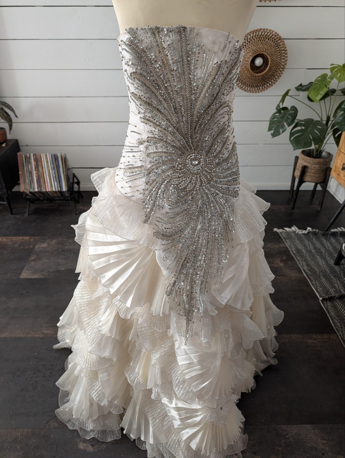 Italiaanse trouwjurk met ruches en kralen, Ophalen of Verzenden, Gedragen, Wit, Trouwjurk