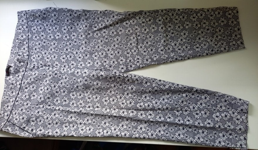 TONI leuke blauwe broek met bloemen, maat 48-50, Verzenden, Zo goed als nieuw, Blauw, Overige jeansmaten
