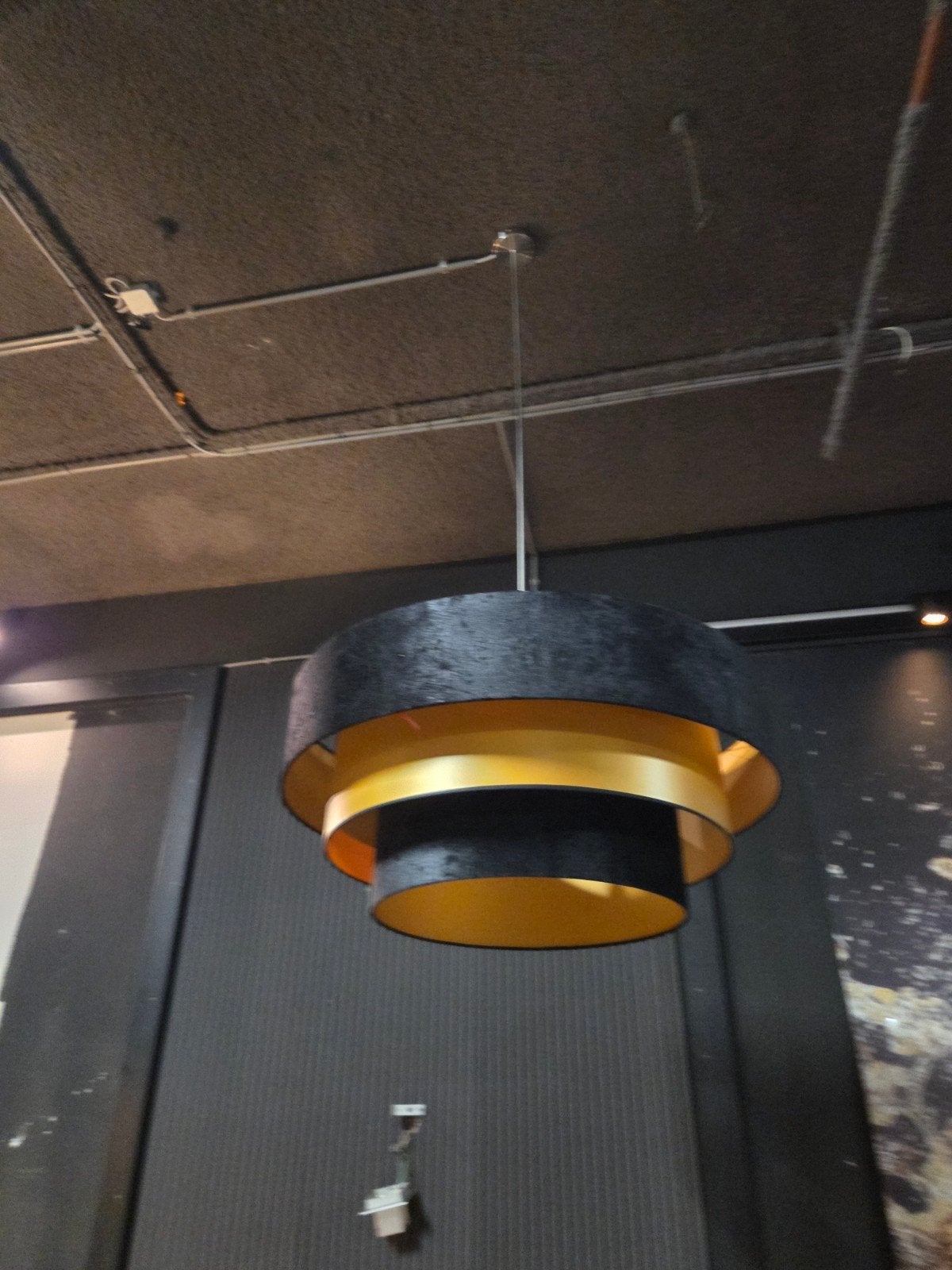 Grote Hanglampen zelf eraf halen  nog 2 stuks a €20,- pst, Huis en Inrichting, Lampen | Hanglampen, Ophalen