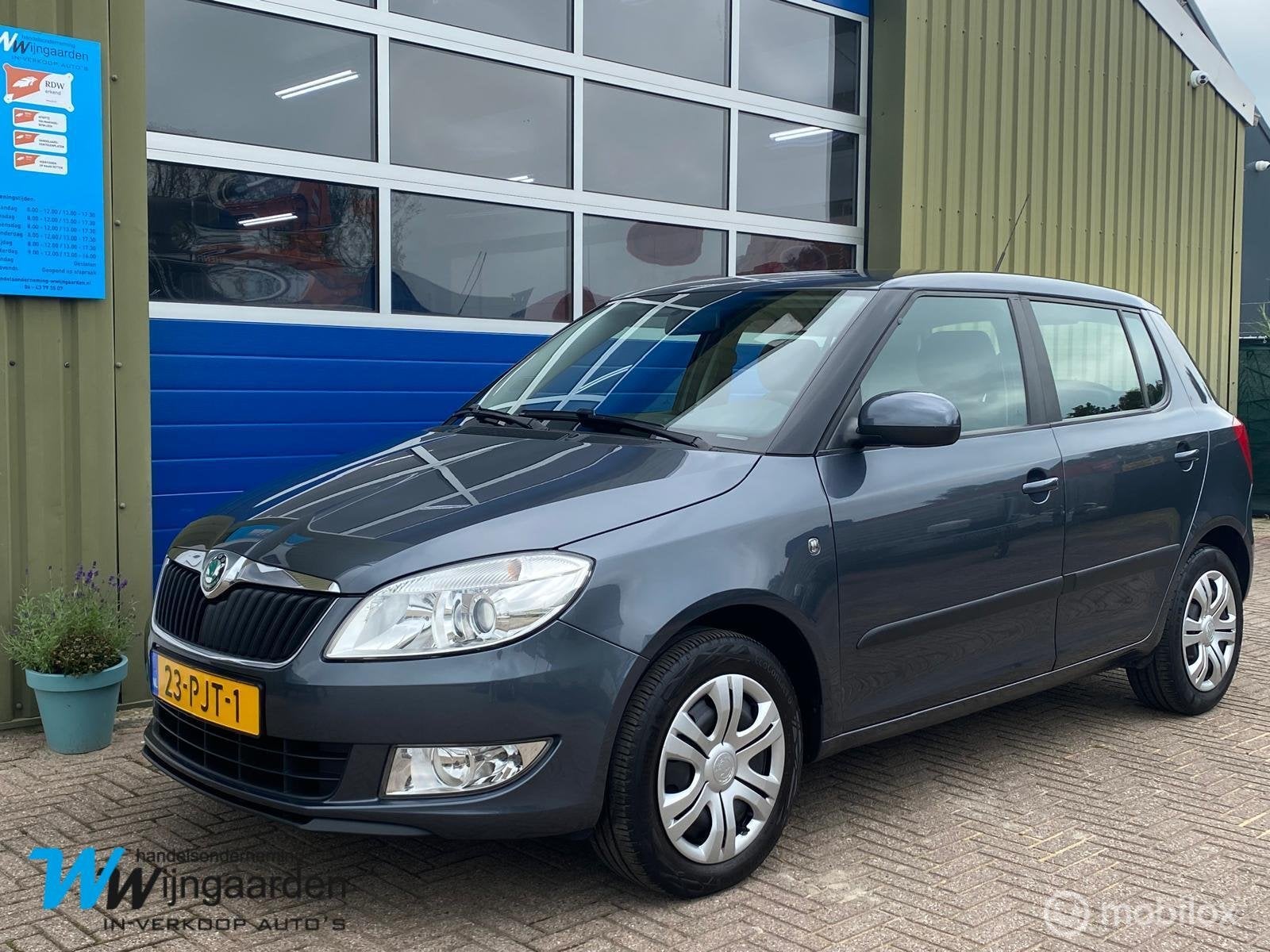 Skoda Fabia 1.2 TSI Ambition|Keurig|Trekhaak|Cruise|Airco|, Auto's, Voorwielaandrijving, Euro 5, Zwart, 4 cilinders
