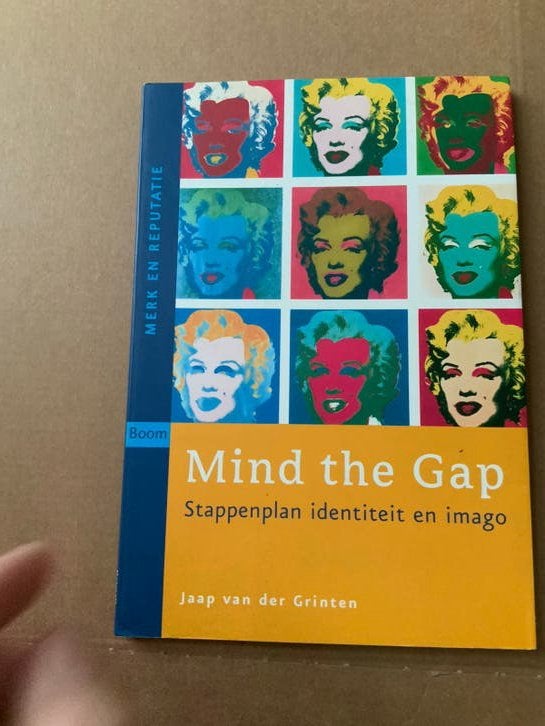 Mind the Gap - Stappenplan identiteit en imago, Boeken, Ophalen of Verzenden, Gelezen, Nederland