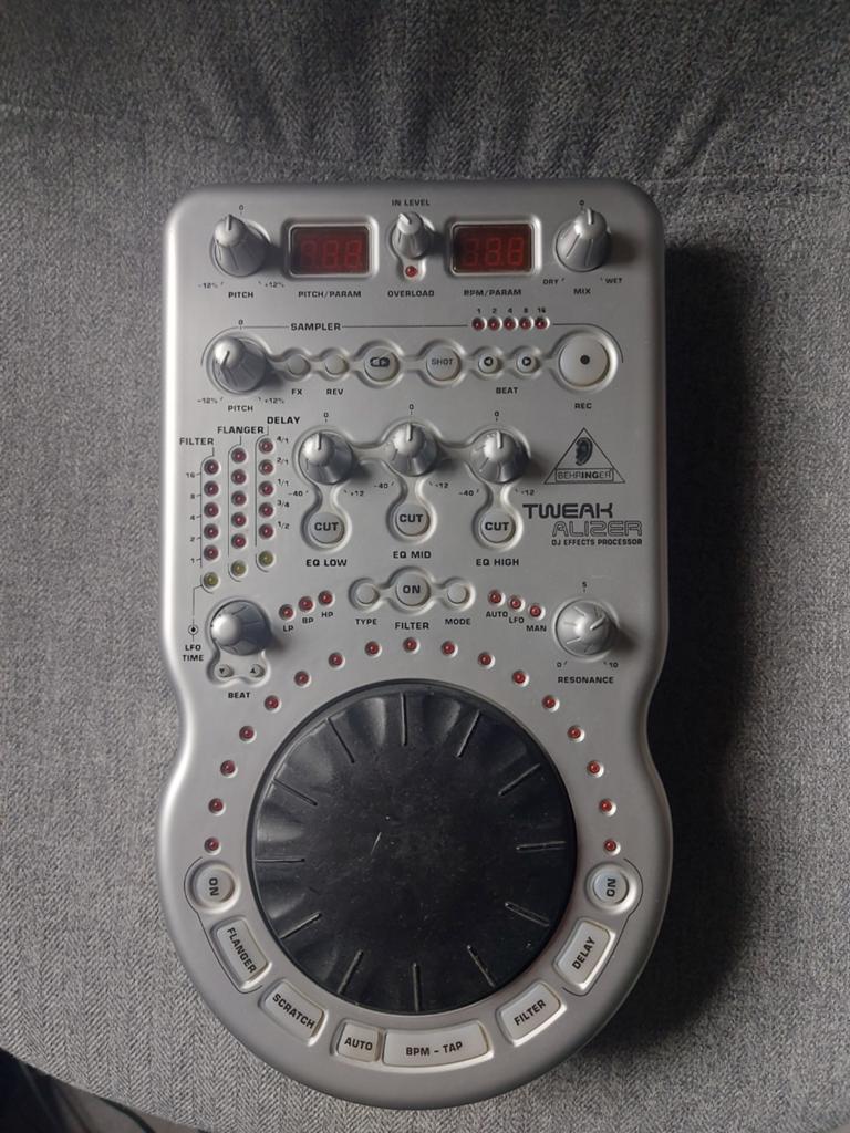 Behringer FX69 TWEAKALIZER DJ Effect Processor, Muziek en Instrumenten, Effecten, Gebruikt, Multi-effect, Ophalen of Verzenden