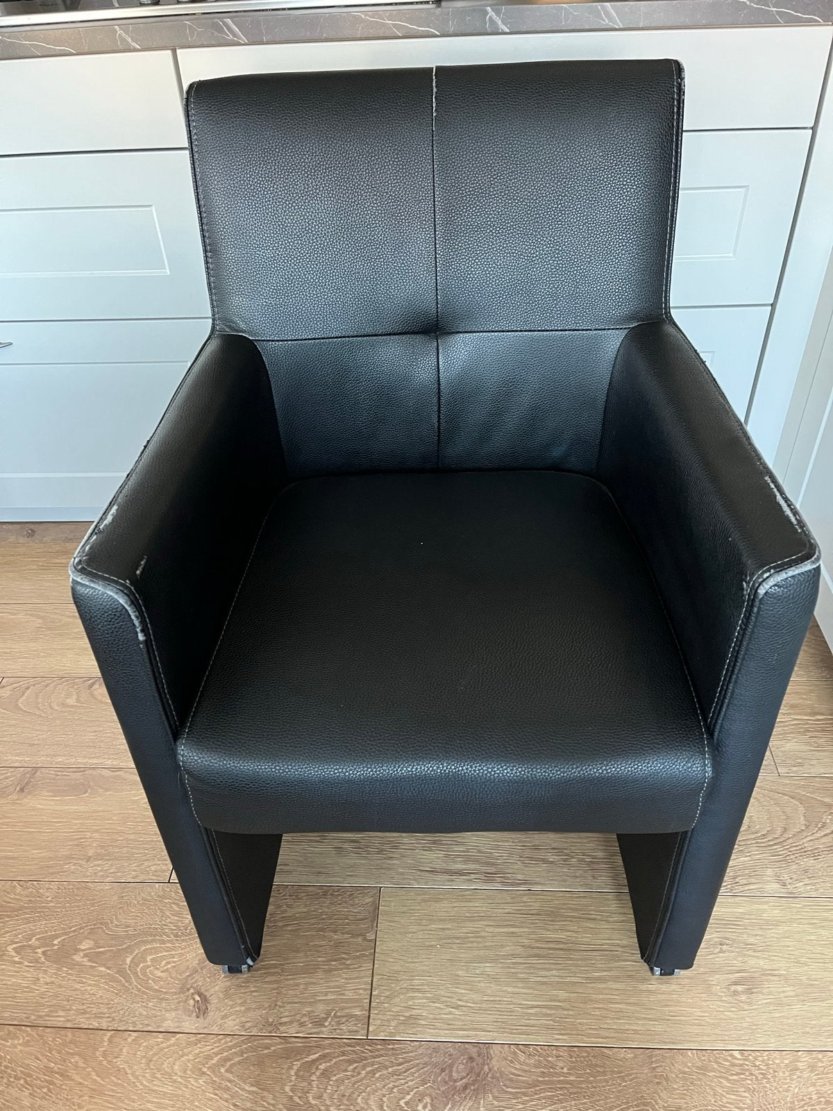4 eetkamerstoelen gratis af te halen, Ophalen, Gebruikt, Zwart, Leer