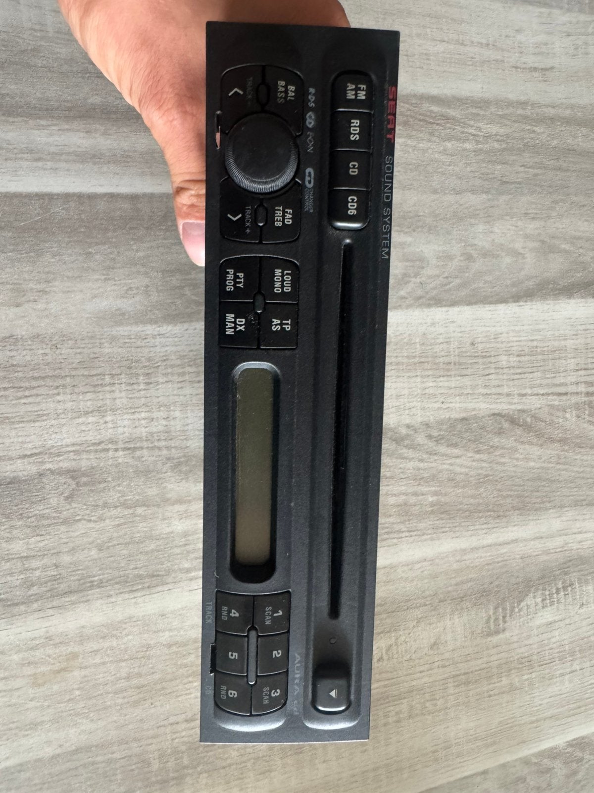 Originele SEAT Aura CD Autoradio – INCL. CODE!, Ophalen, Zo goed als nieuw