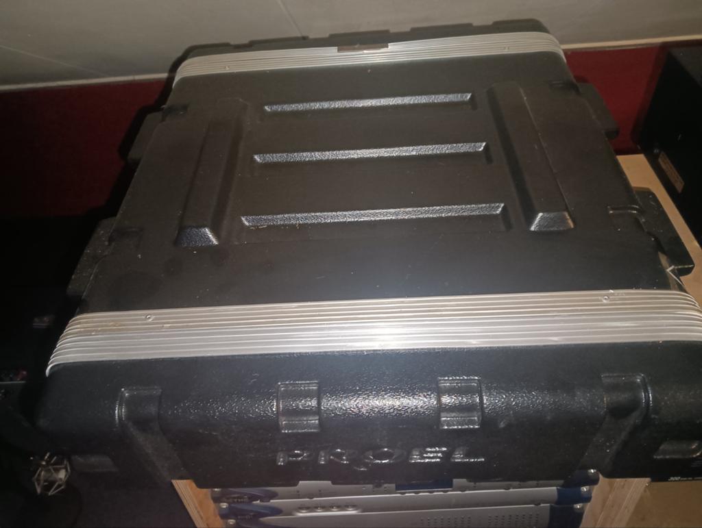 2 HU 19 Inch koffer/rack van het merk Proel, Ophalen of Verzenden, Zo goed als nieuw, Overige instrumenten