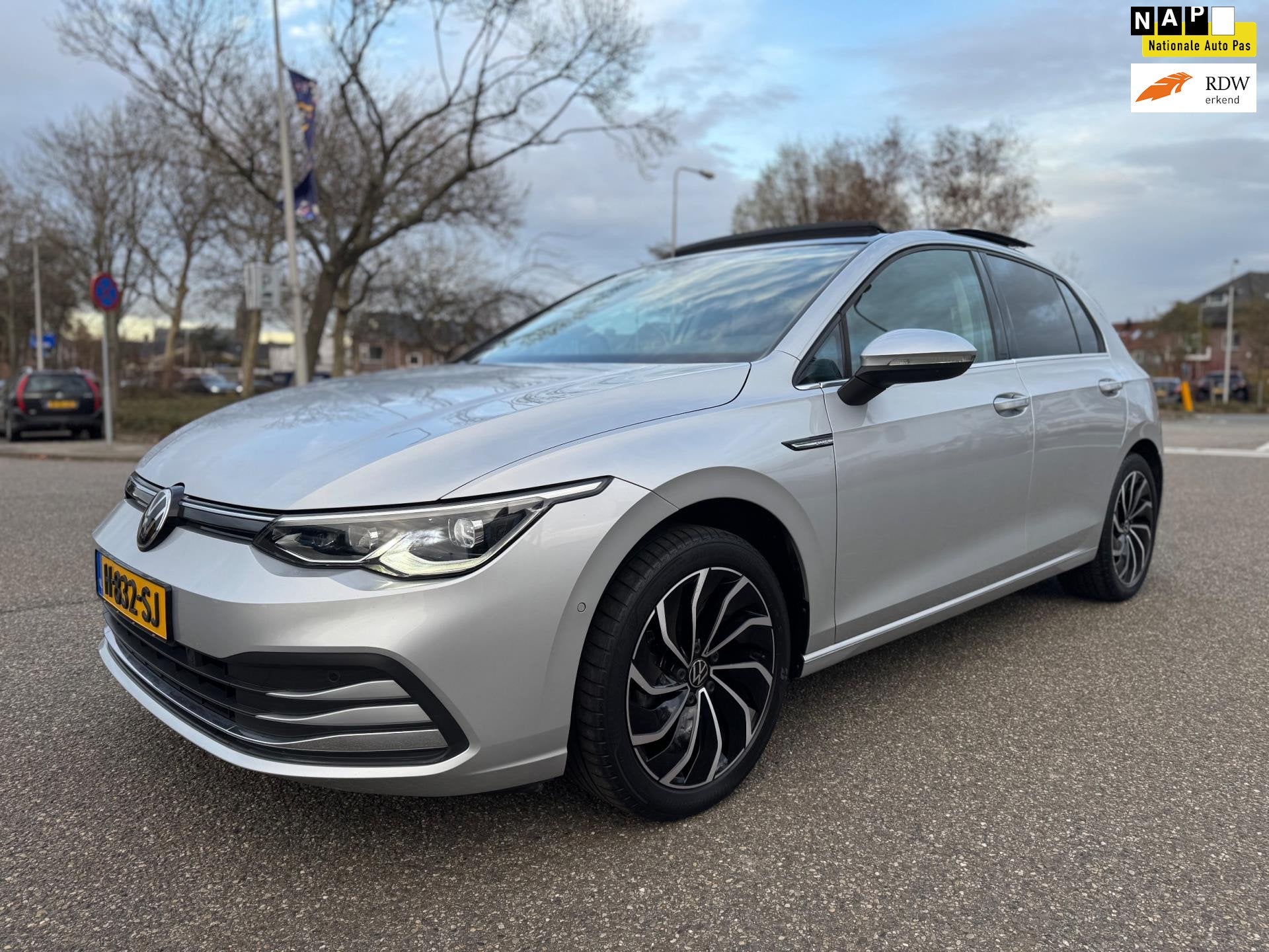 Volkswagen Golf 1.5 eTSI Style / panorama / automaat / airco, 4 cilinders, 150 pk, Alcantara, Origineel Nederlands