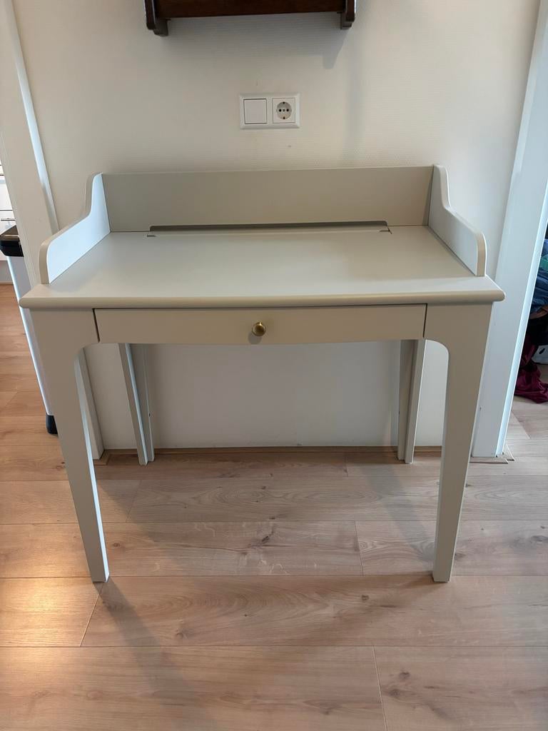 Klein IKEA bureau met lade vintage stijl, Huis en Inrichting, Bureaus, Ophalen, Gebruikt