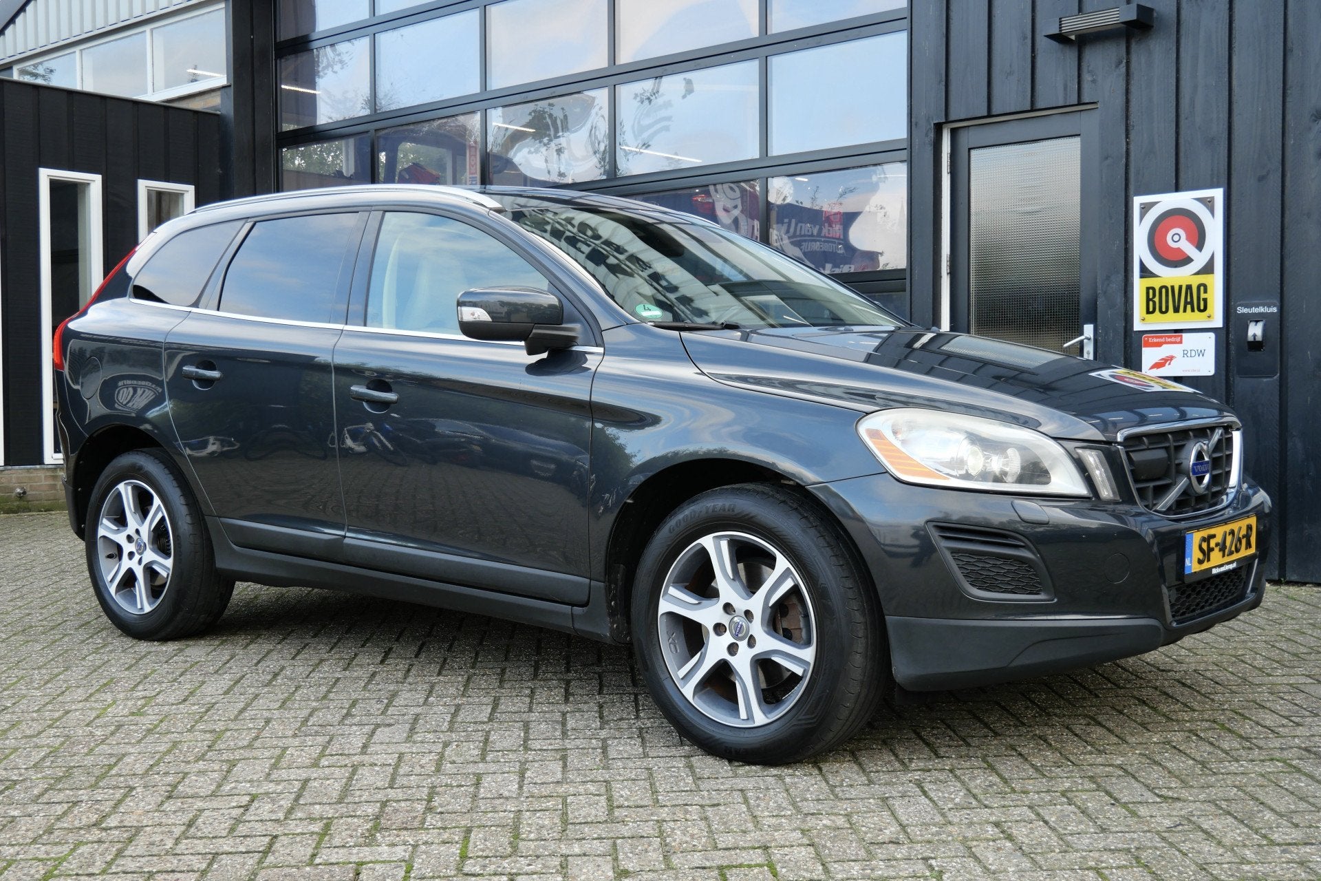 Volvo XC60 2.4 D4 Summum 5 Cilinder 164 PK | Schuifdak | Mem, Keurmerk '100% Onderhouden', Euro 5, Beige, Leder