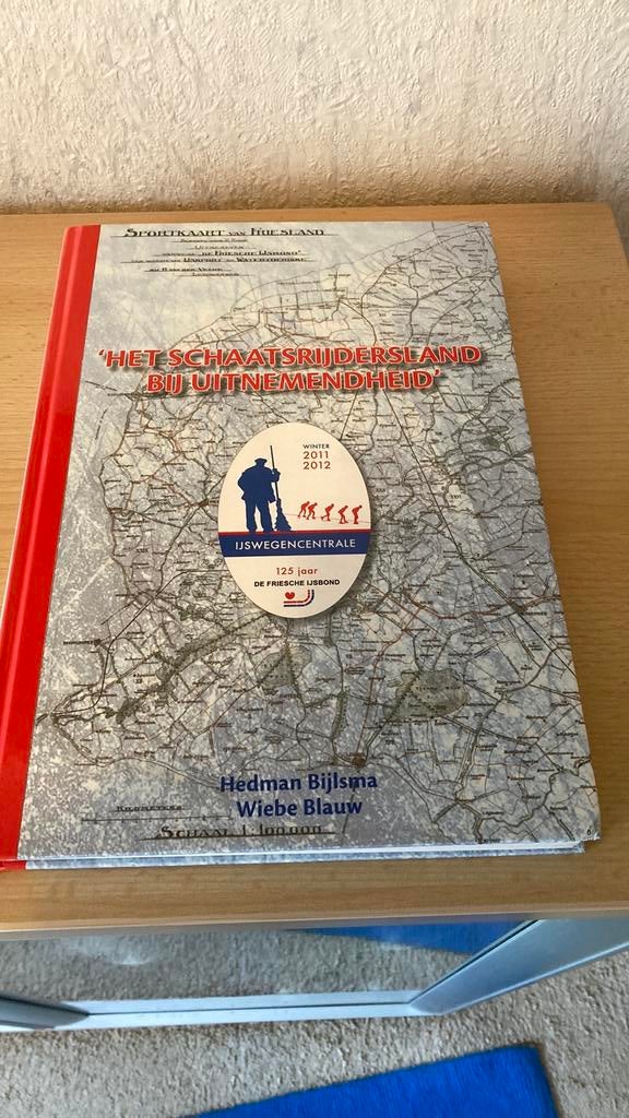 Boek: HET SCHAATSRIJDERSLAND BIJ UITMUNTENDHEID., Ophalen of Verzenden