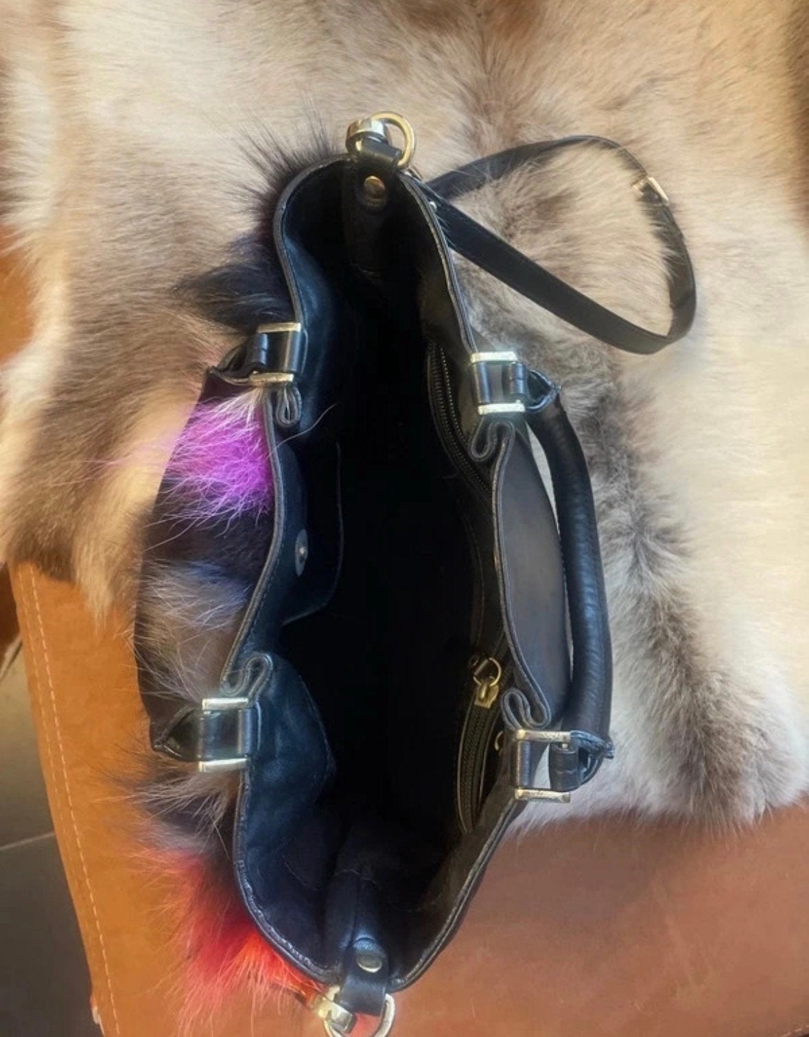 Leren tas met echt bont, Sieraden, Tassen en Uiterlijk, Tassen | Damestassen, Ophalen of Verzenden, Zo goed als nieuw, Overige kleuren