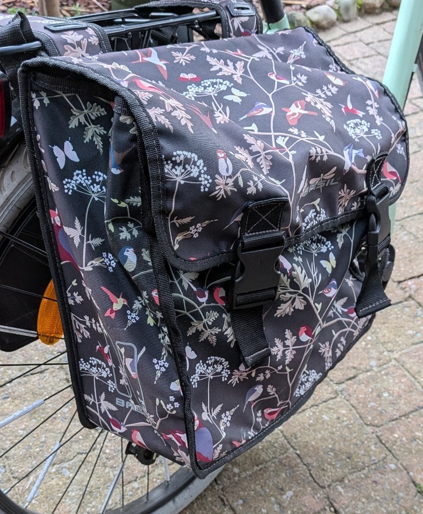 Dubbele Fietstas merk Basil + zadelhoes (kinderfiets), Fietsen en Brommers, Ophalen of Verzenden, Gebruikt, Basil  zwart