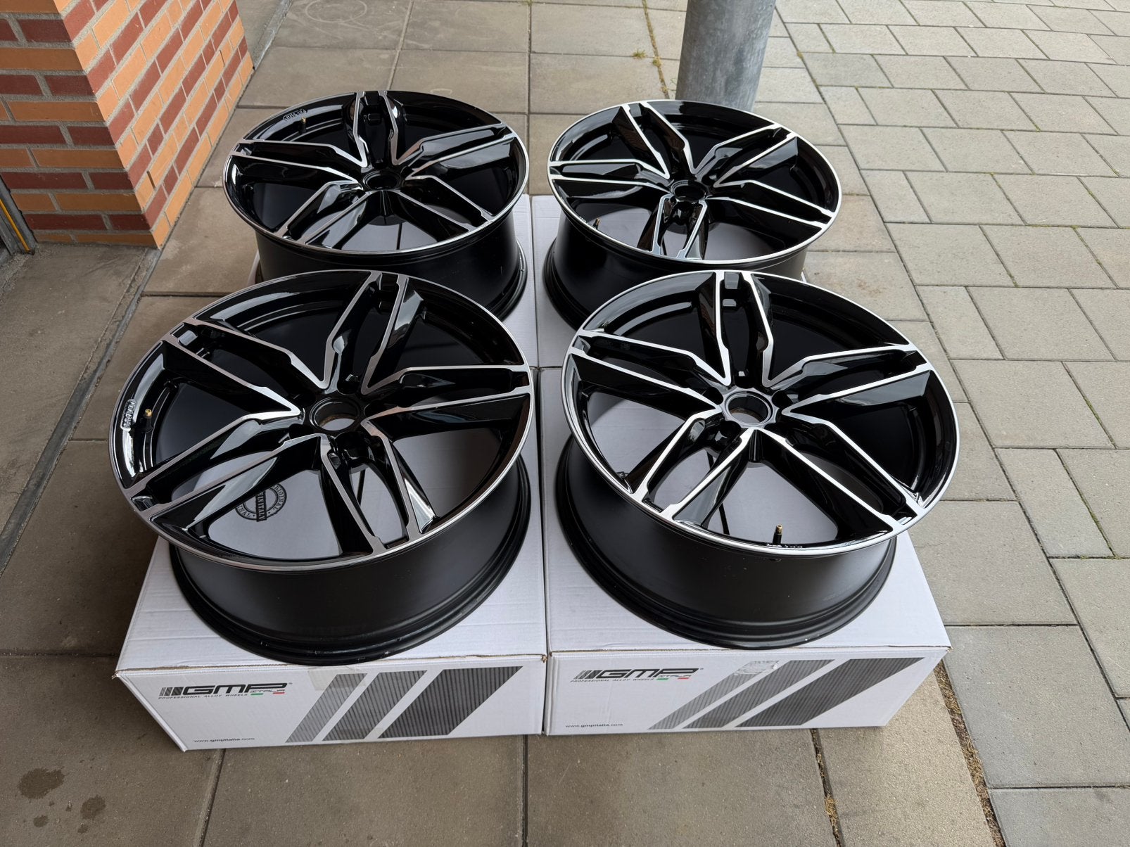 GMP Atom Black Polished 21 inch 5x112 9J ET35 Velgen, Ophalen, Zo goed als nieuw