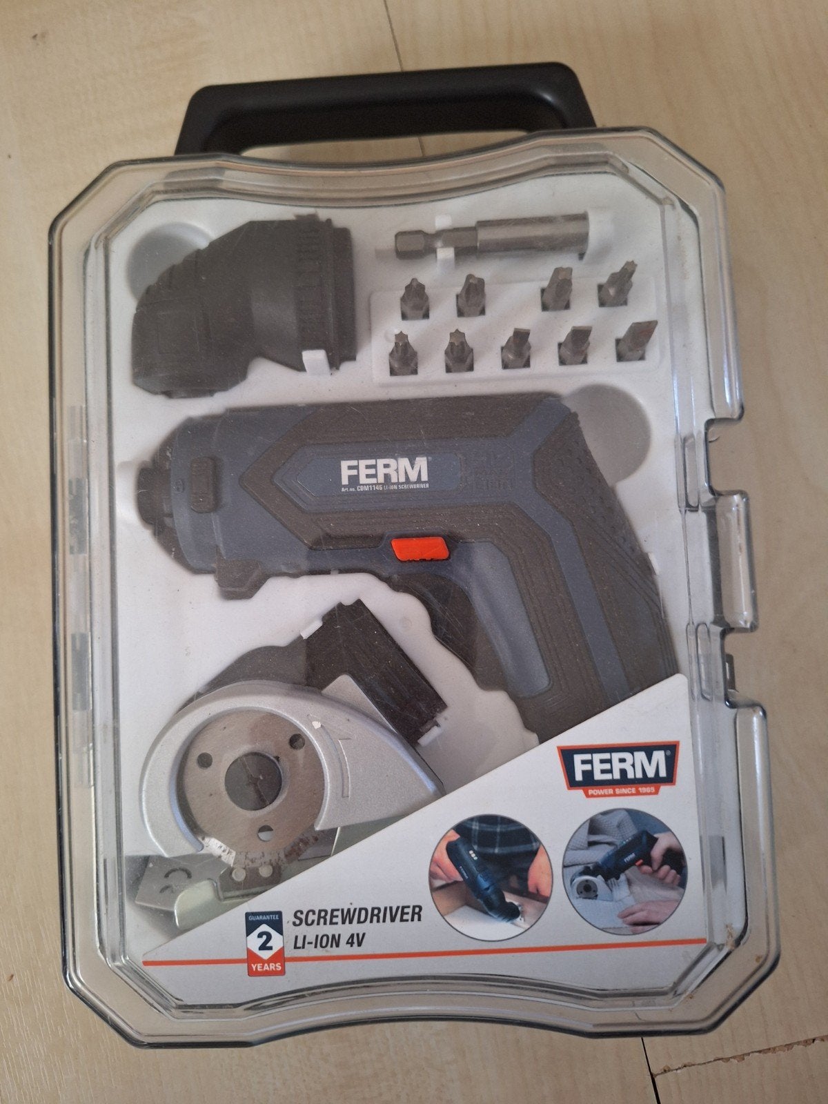 Ferm Schroevendraaier Li-Ion 4V met accessoires, Ophalen of Verzenden, Zo goed als nieuw, Minder dan 400 watt, Boor- en Schroefmachine