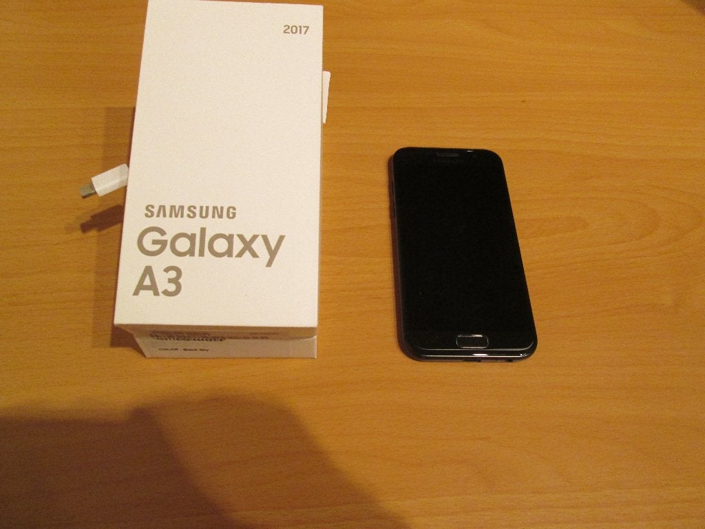 samsung galaxy A3 met toebehoren + gratis telefoons samsung, 128 GB, Ophalen of Verzenden, Zwart, Galaxy A