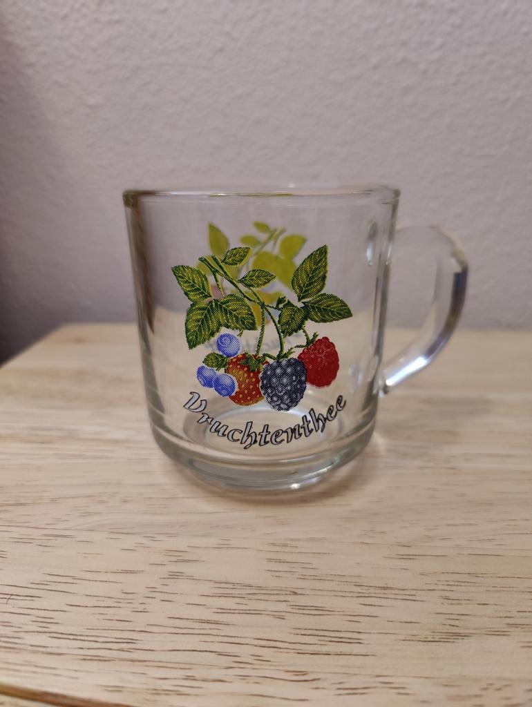 Mooie theeglas met opdruk van bosvruchten en "Vruchtenthee", Huis en Inrichting, Keuken | Servies, Glas of Glazen, Verzenden, Overige stijlen