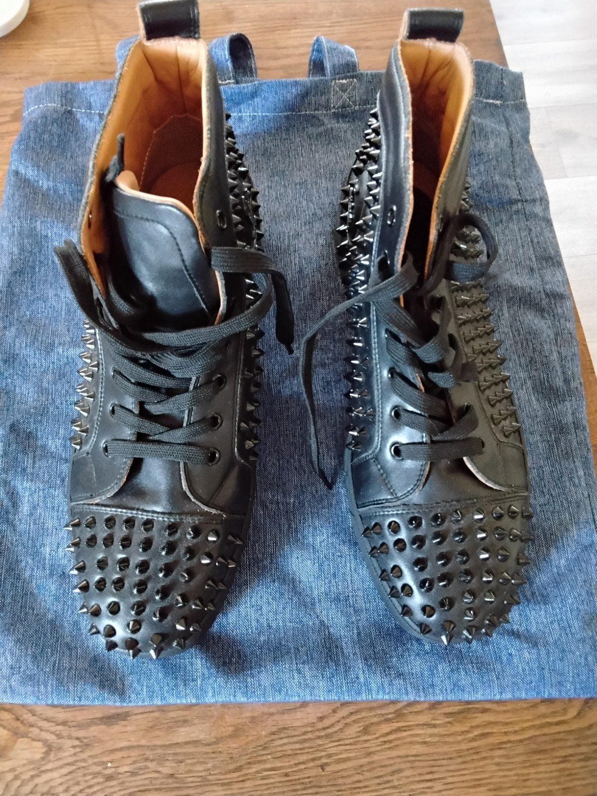 Schoenen, Christian Louboutin, Zwart, Ophalen of Verzenden, Zo goed als nieuw