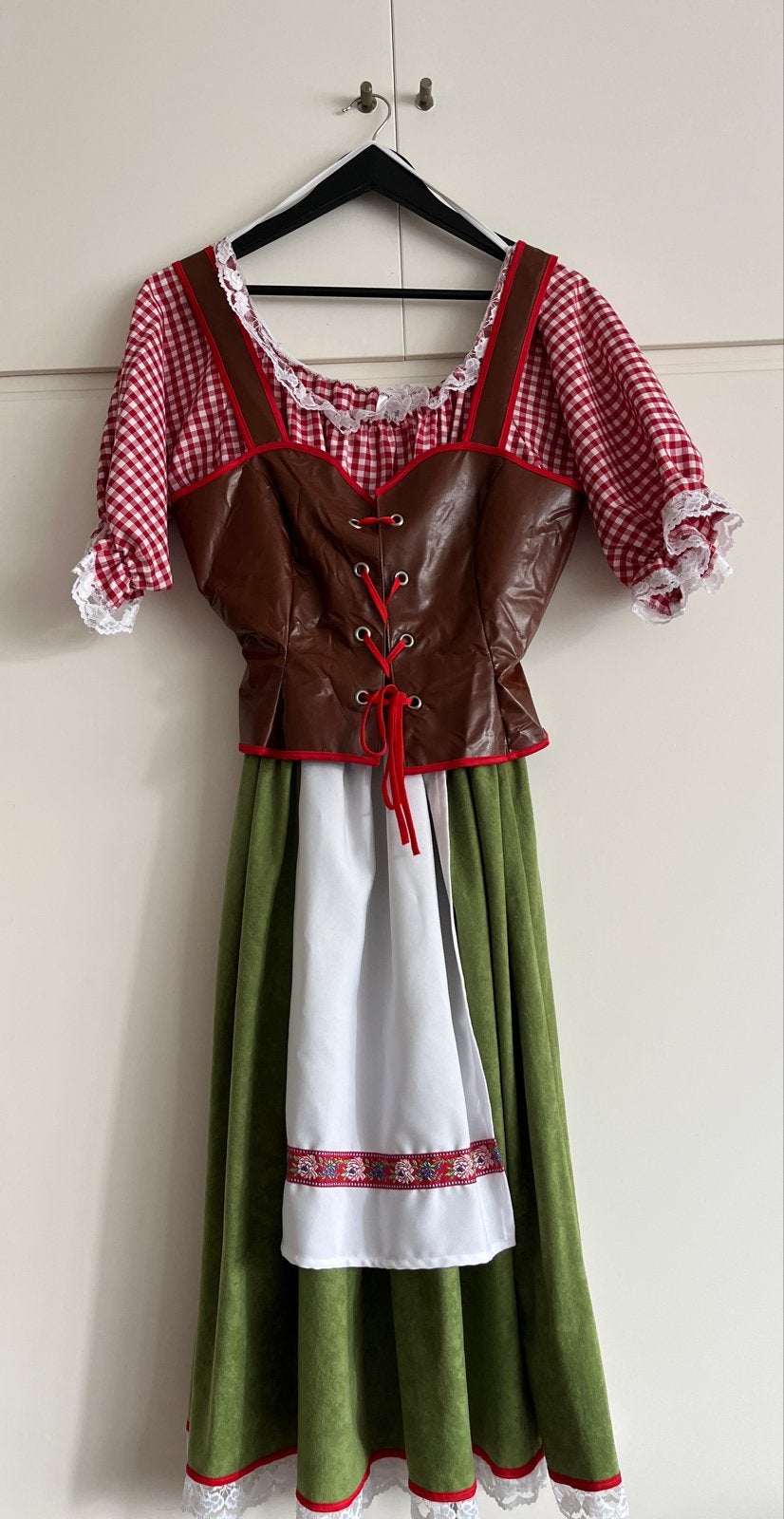 Dirndl kostuum maat 36 - Oktoberfest, Ophalen of Verzenden, Zo goed als nieuw, Pak of Jurk