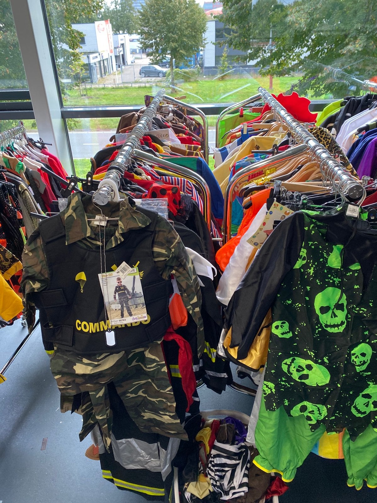 Grote partij nieuwe verkleedkleding & accessoires Jong&Oud ., Kleding | Dames, Carnaval, Nieuw, Ophalen of Verzenden, Kleding