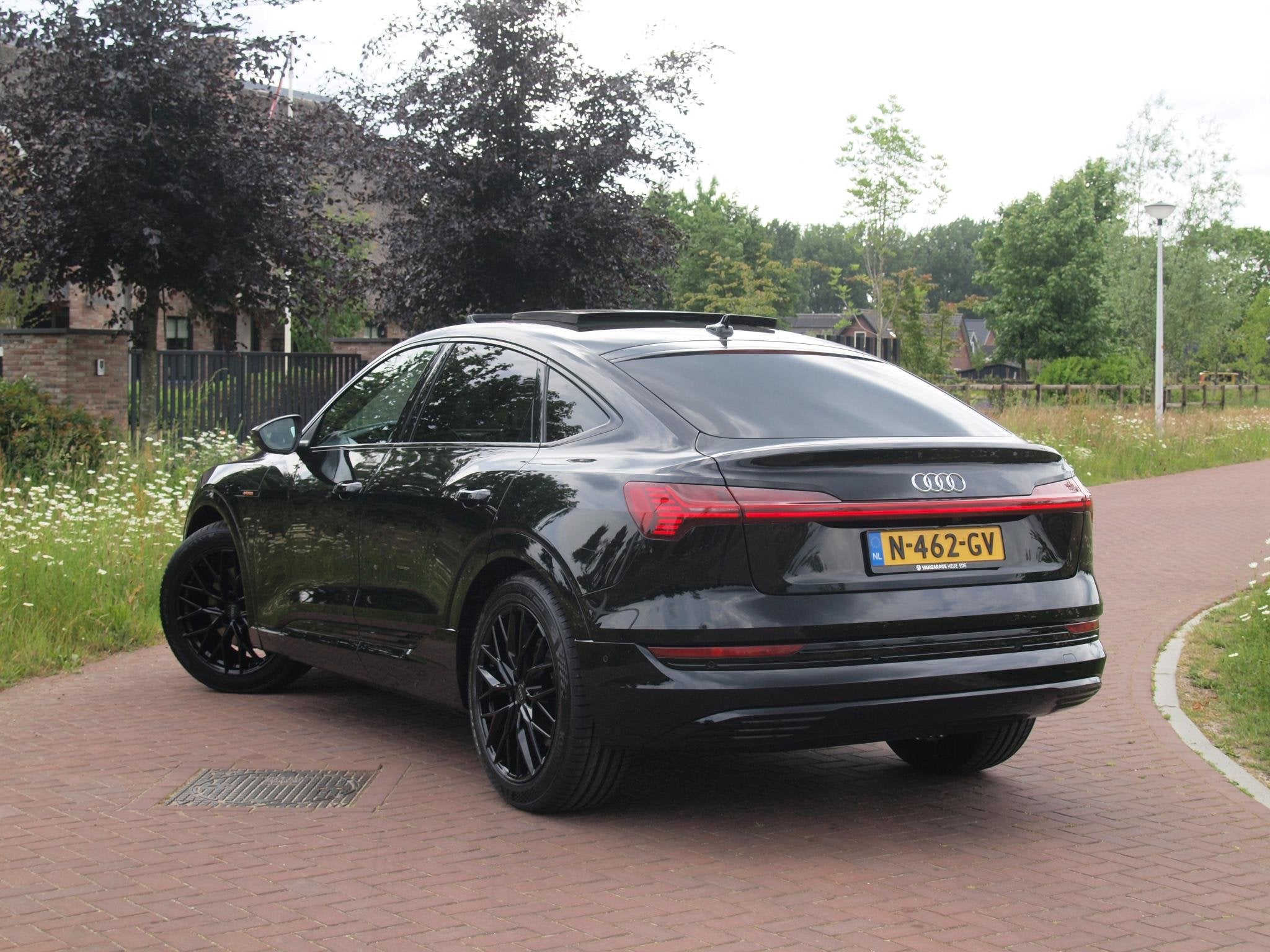 Audi e-tron Sportback 55 quattro Advanced edition Plus 95 kW, Auto's, Automaat, 131 €/maand, Zwart, Zwart