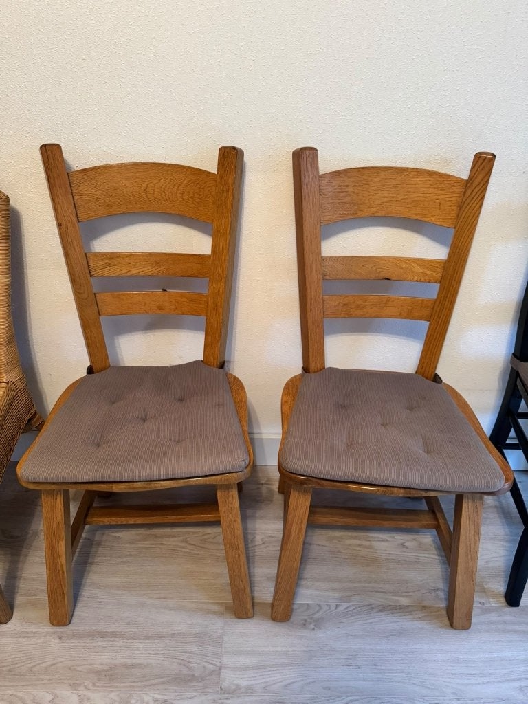 Set van 2 houten eetkamerstoelen met kussens, Ophalen, Hout, Gebruikt, Twee