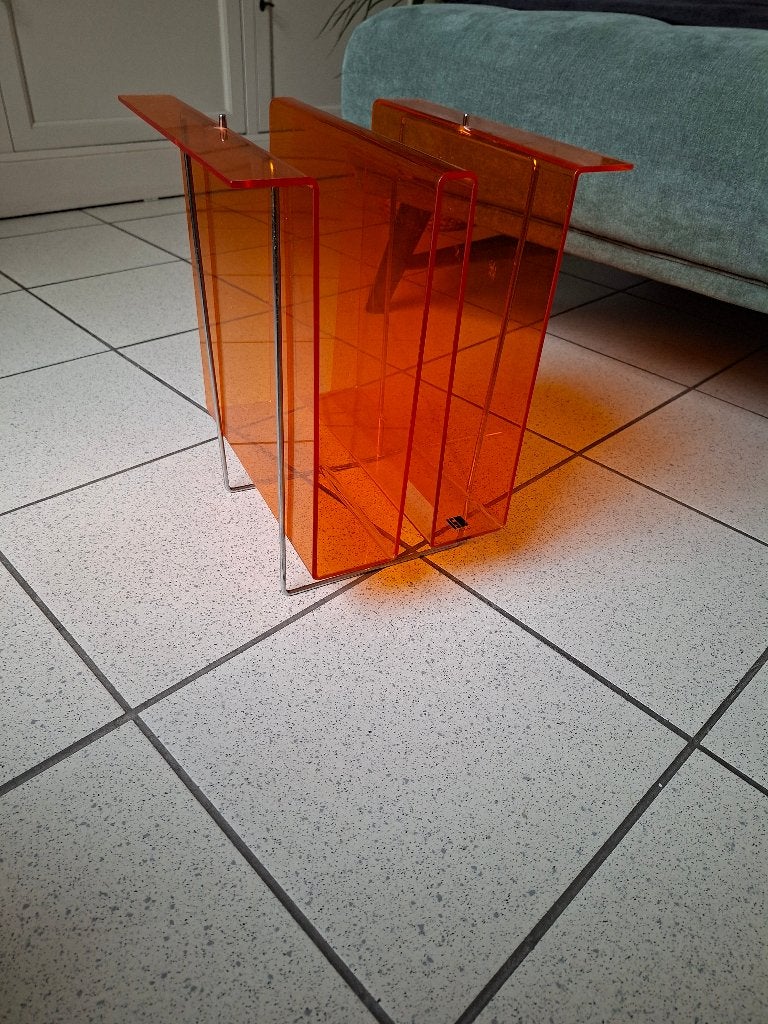 Kartell oranje krantenrekj, Ophalen of Verzenden