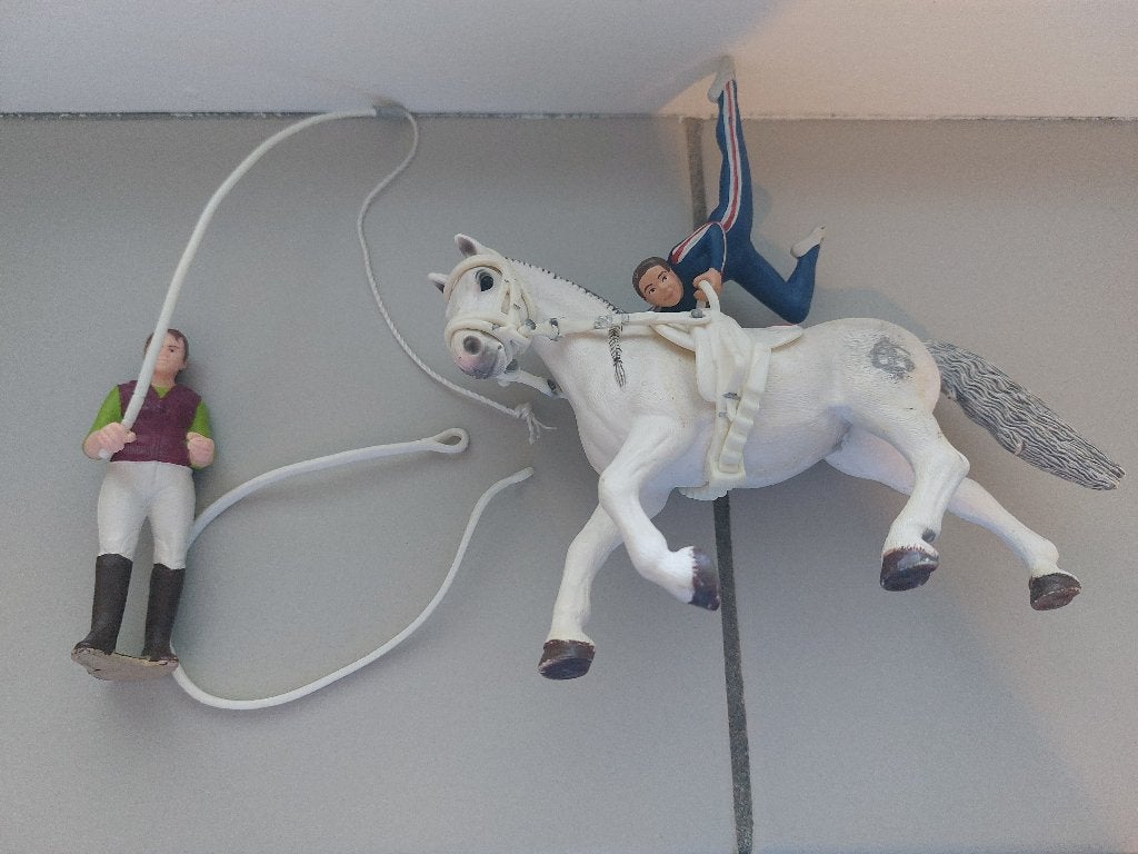Voltige paard, ruiter (acrobaat) en instructeur Schleich, Ophalen of Verzenden, Zo goed als nieuw