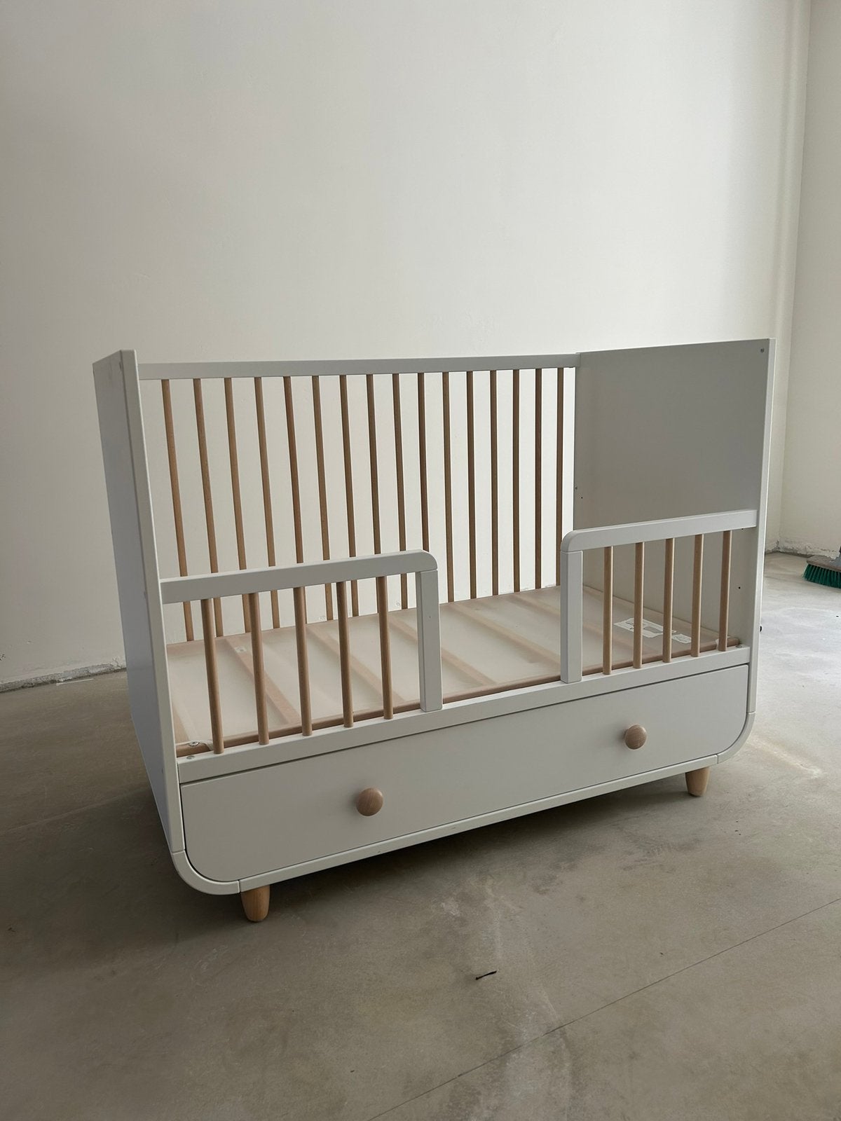 Baby - peuterbed met lade, Kinderen en Baby's, Babywiegjes en Ledikanten, Ophalen, Zo goed als nieuw, Ledikant