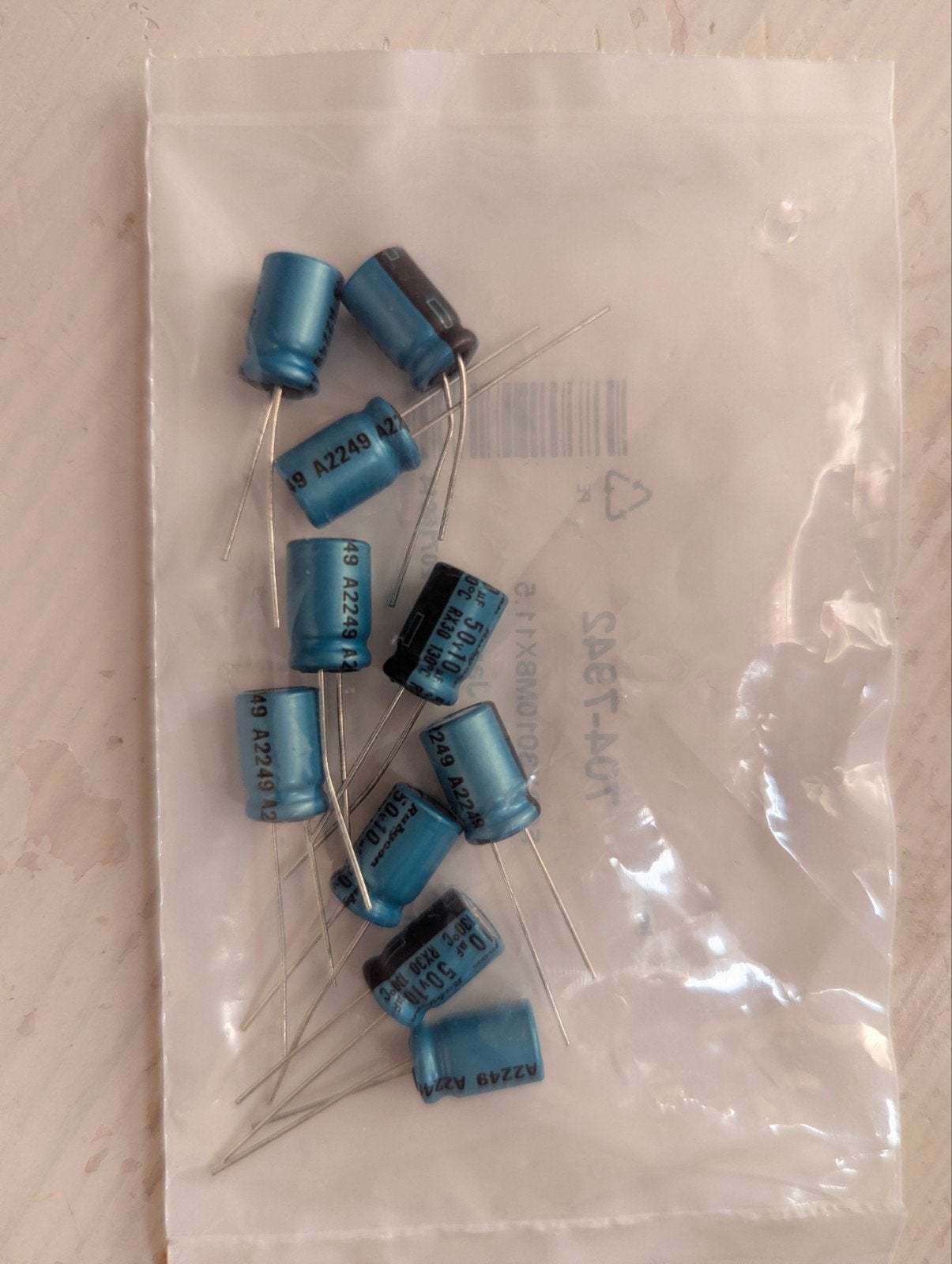 10x Condensatoren 10uF 50V - Nieuw, Ophalen of Verzenden, Nieuw