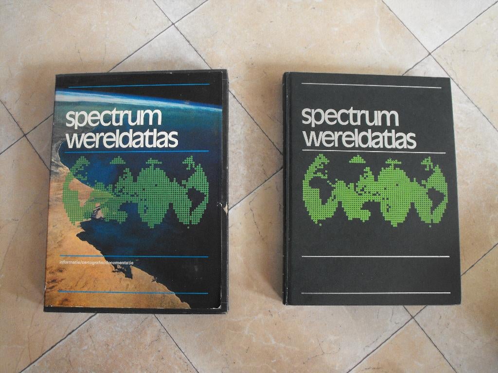 Spectrum Wereld Atlas izgs, incl. harde kaft/beschermdoos, Boeken, Ophalen, Overige atlassen, Zo goed als nieuw, 1800 tot 2000