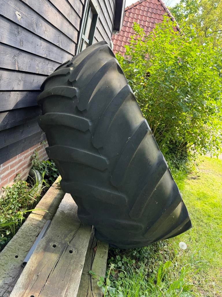 Grote tractorband - Ideaal voor zandbak of decoratie, Ophalen, Gebruikt