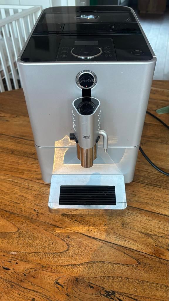 Jura Ena Micro 9 koffiezetapparaat, Witgoed en Apparatuur, Koffiezetapparaten, Stoompijpje, Gebruikt, Koffiemachine, Koffiebonen