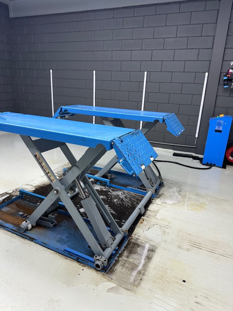 ToolMania 3 Ton Elektrische Poetsbrug / Bandenbrug 230V, Auto diversen, Ophalen, Gebruikt