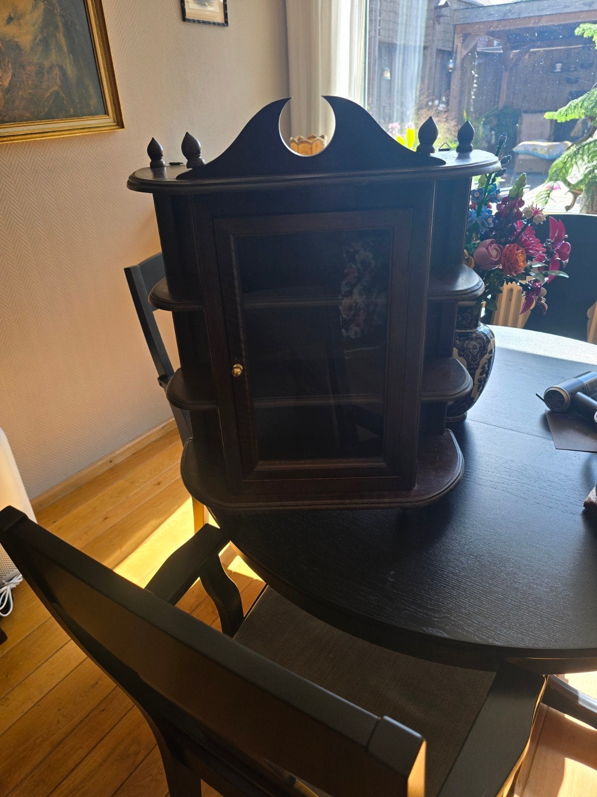 Antiek/vintage houten wandkastje met glazen deur, Ophalen, Gebruikt