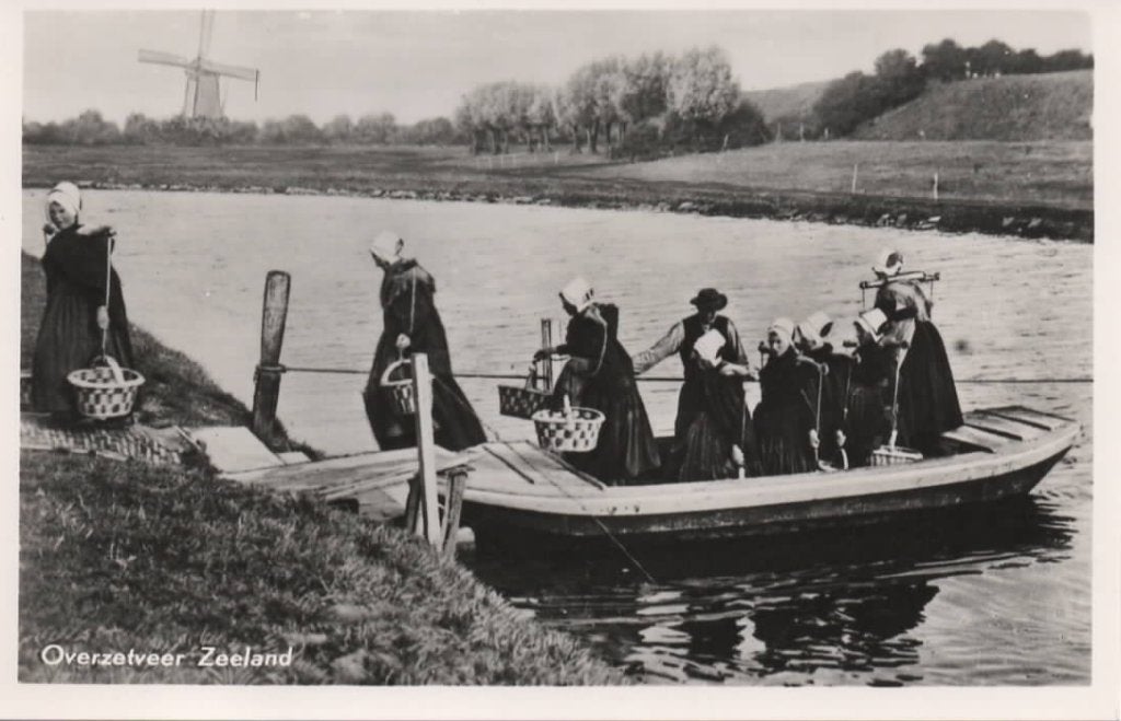 Arnemuiden 2 stuks klederdracht, Verzenden, 1940 tot 1960, Ongelopen, Zeeland