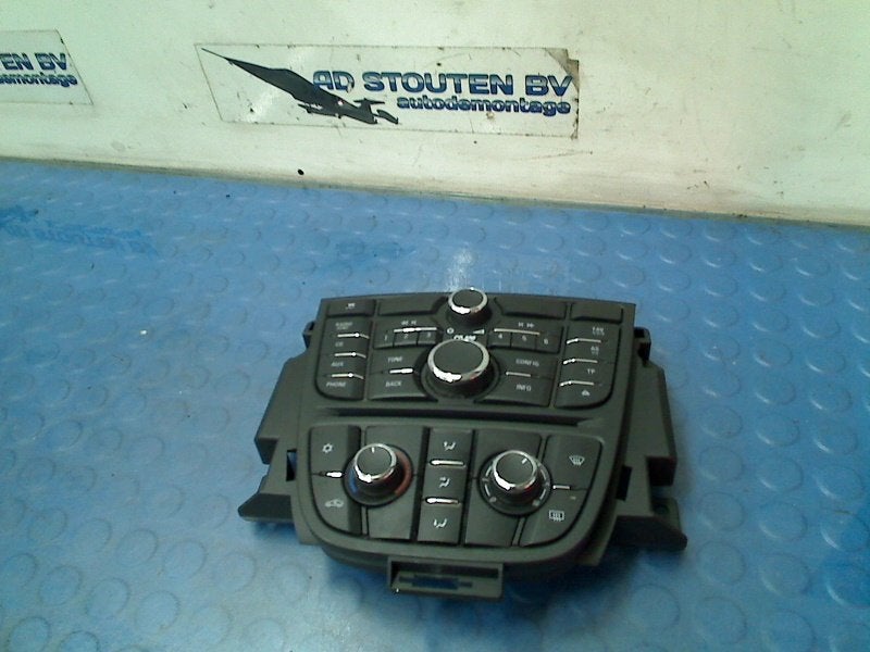 Bedieningspaneel Climate Control + RADIO Astra 2011, Gebruikt, Bahnhofsplatz, Rüsselsheim am Main 65423, , Duitsland, Opel, Opel Automobile GmbH