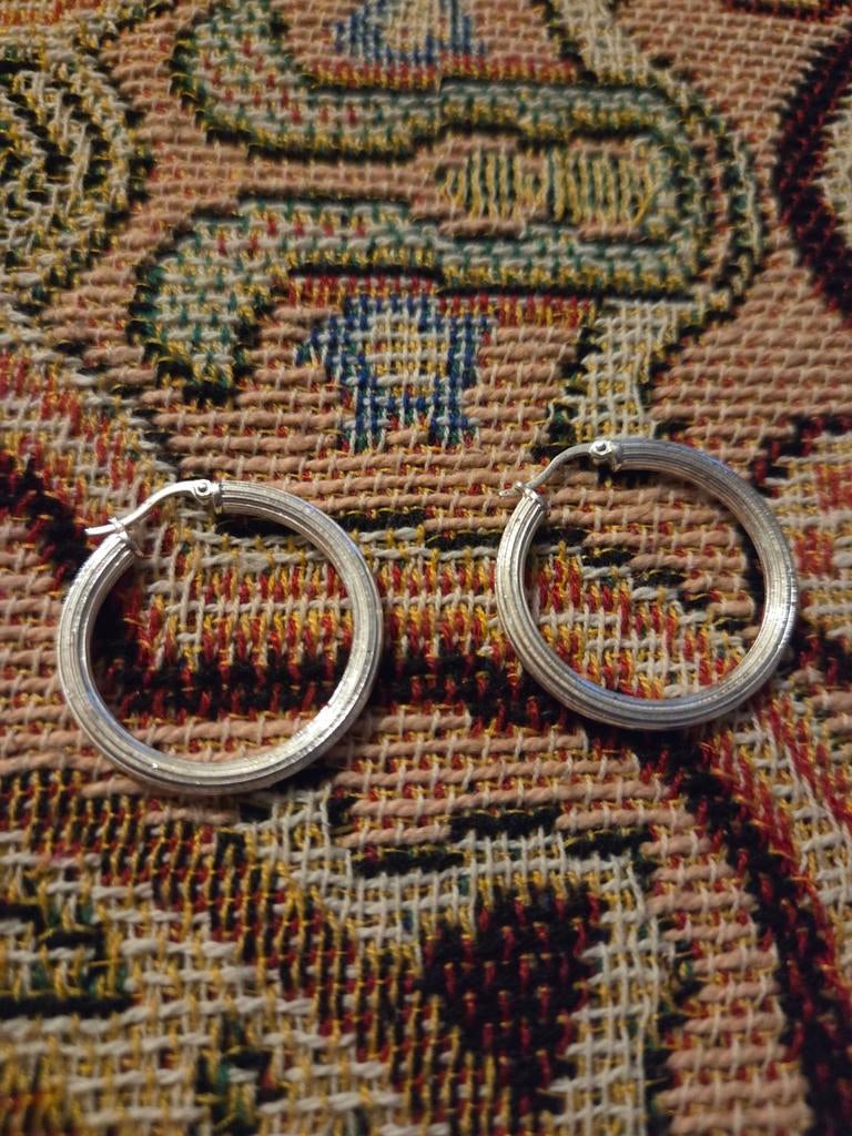 Mooie zilveren creolen van Anna + Nina, Sieraden, Tassen en Uiterlijk, Verzenden, Zo goed als nieuw, Zilver, Zilver
