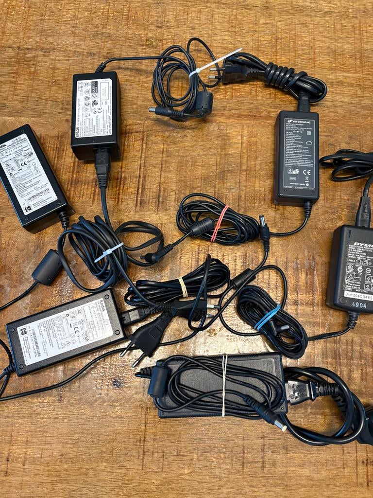 Diverse voedingen en adapters, o.a. 18V, Ophalen of Verzenden, Gebruikt