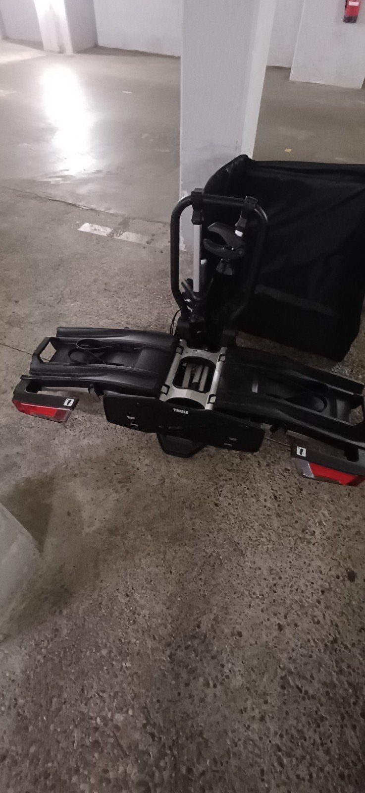 Thule EasyFold XT  933 2 fietsendrager met opberghoes, Ophalen, Zo goed als nieuw, 2 fietsen, Trekhaakdrager