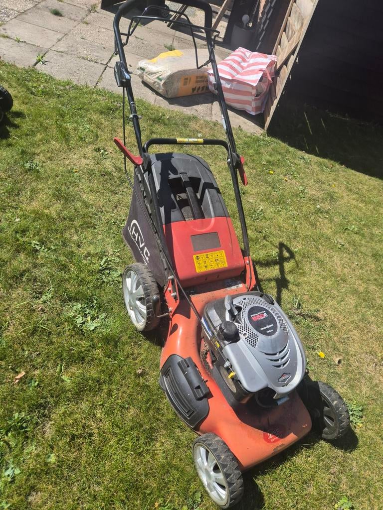 Benzinemaaier van HVC, Tuin en Terras, Grasmaaiers, Gebruikt, Ophalen