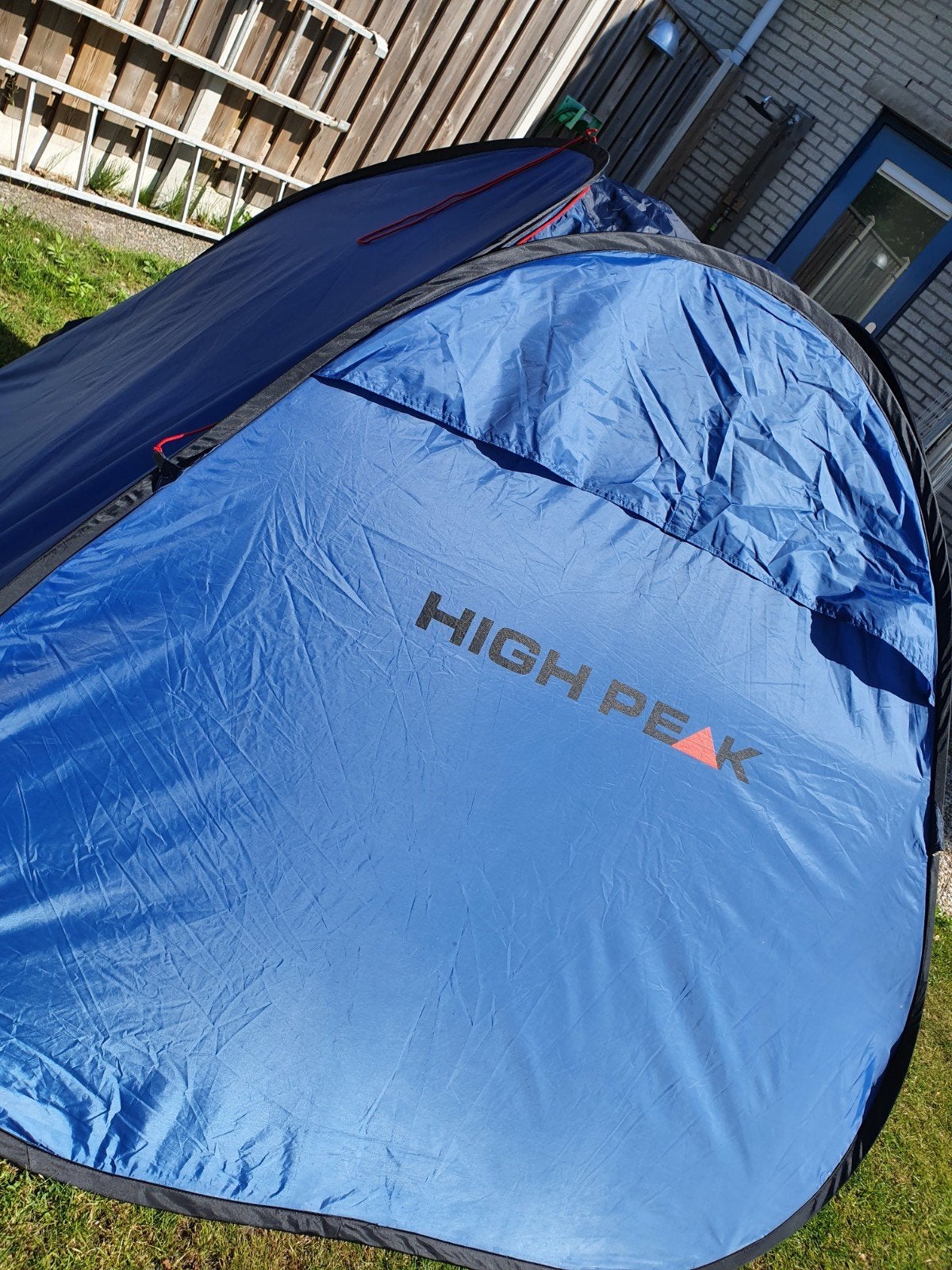 High Peak Hyperdome 3-persoons pop-up tent - Nieuwstaat, Ophalen of Verzenden, Zo goed als nieuw, Tot en met 3