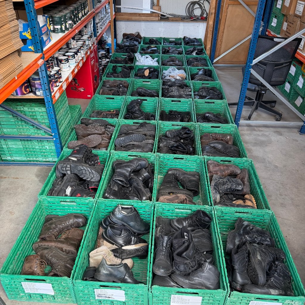 PARTIJ 164x Bergschoenen Legerkisten Meindl, Haix, Lowe etc., Ophalen, Gebruikt, Defensie, Schoenen