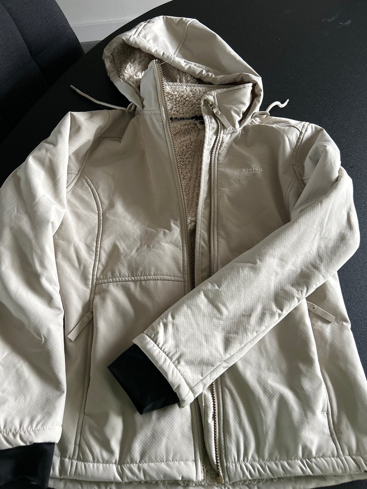 Kjelvik outdoor jas met teddy voering - Maat 40, Ophalen of Verzenden, Gedragen, Maat 38/40 (M), Beige