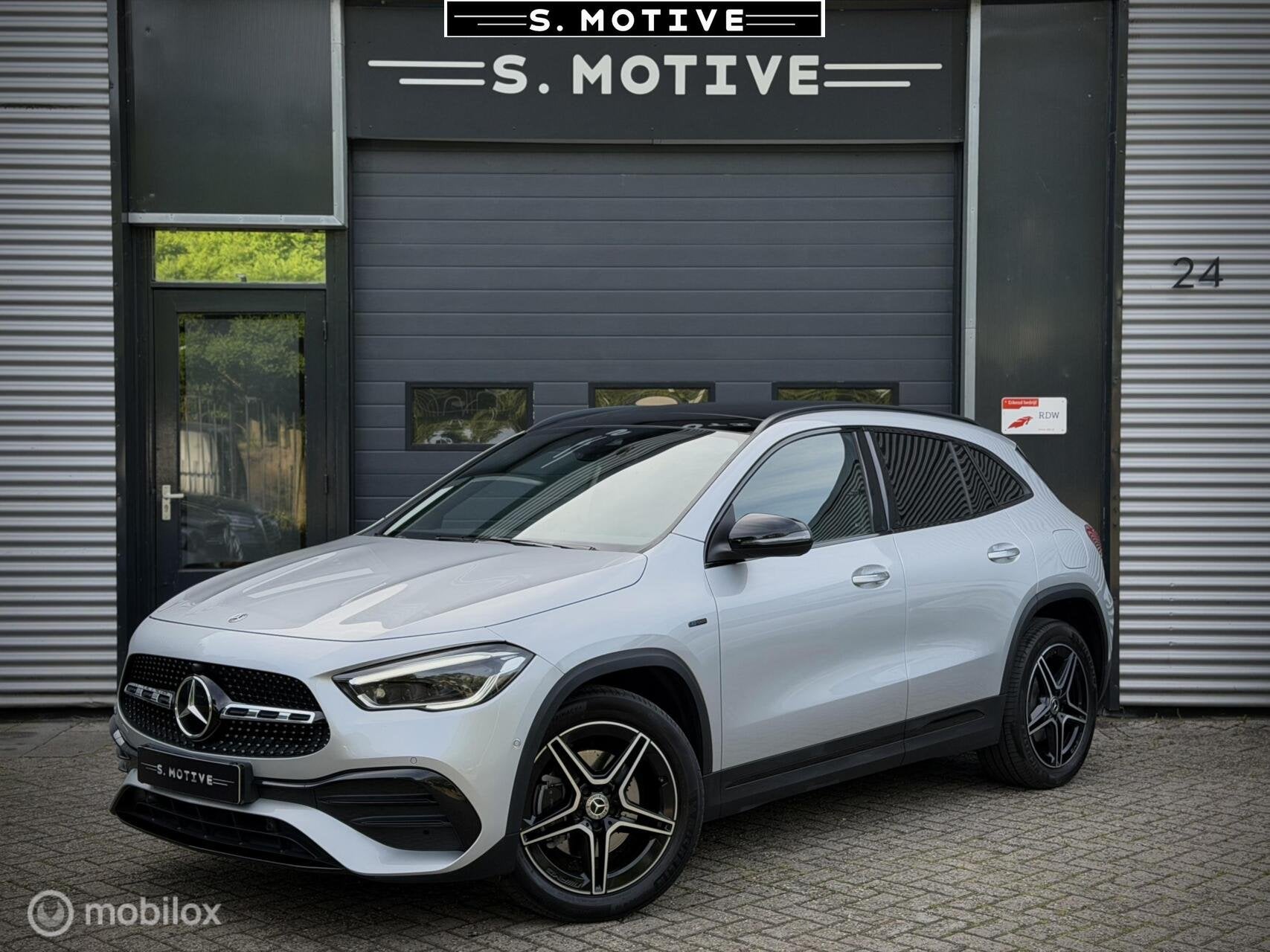 Mercedes GLA-klasse 250 e AMG Line. Pano, Trekhaak, Memory O, Bedrijf, Hybride Elektrisch/Benzine, 71 km/l, 1332 cc