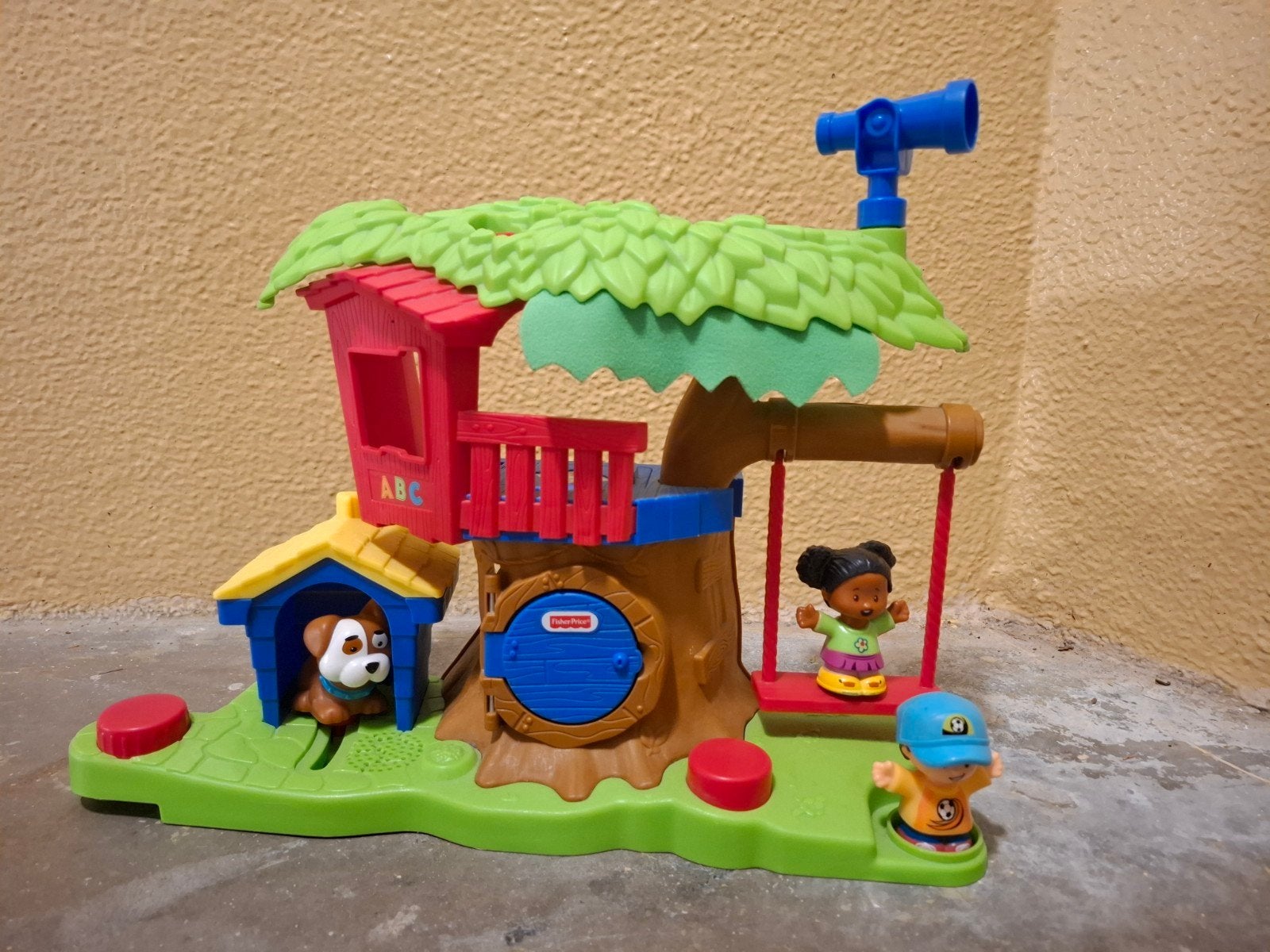FISHER PRICE LITTLE PEOPLE BOOMHUT, Ophalen, Gebruikt, Speelset, Met geluid
