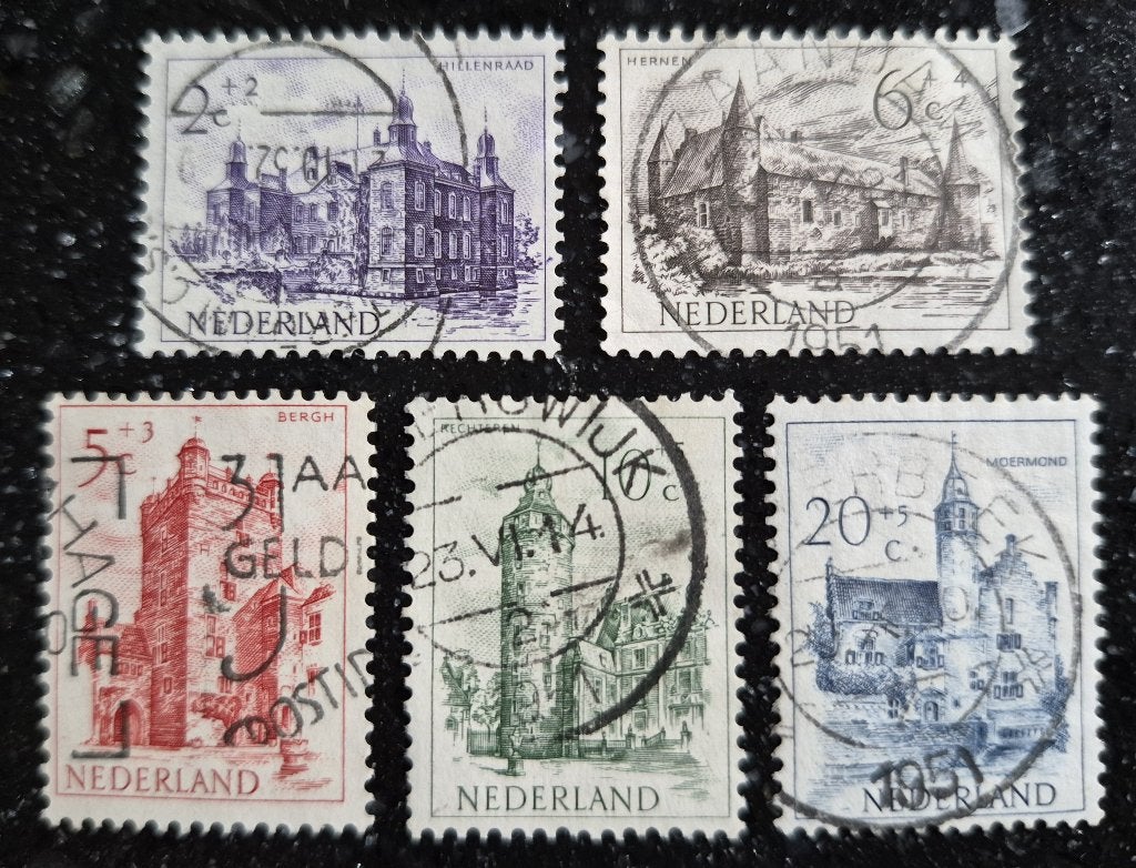 POSTZEGELS ZOMERZEGELS 1951 KASTELEN GESTEMPELD, Verzenden, Na 1940, Gestempeld