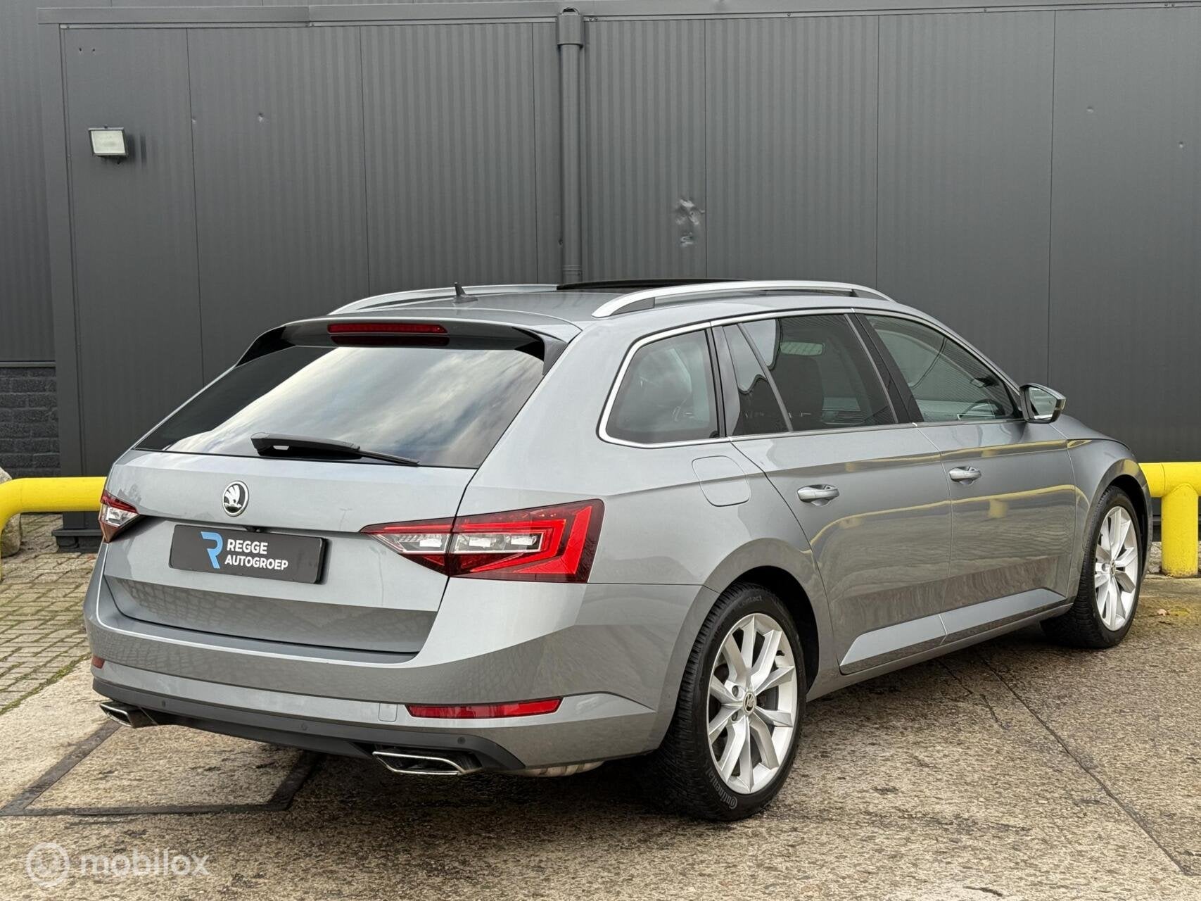 Skoda Superb Combi 2.0 TSI 4x4 Style PANODAK | BOMVOL, Auto's, Skoda, Gebruikt, Euro 6, 4 cilinders, Vierwielaandrijving