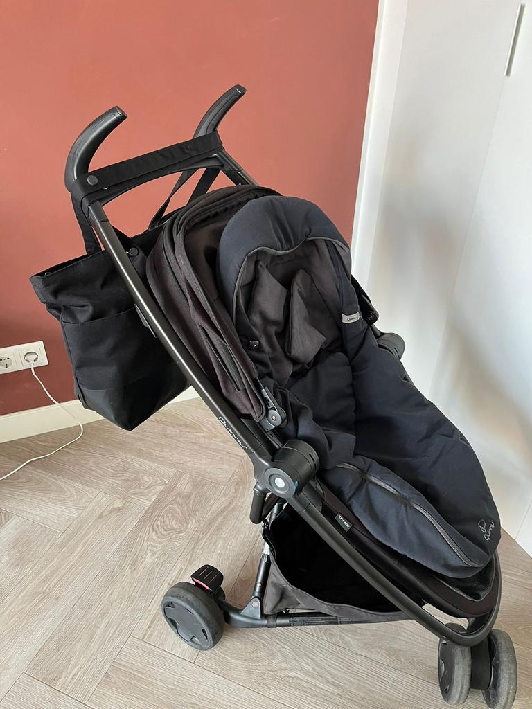 Quinny buggy met luiertas en voetenzak, Kinderen en Baby's, Buggy's, Zo goed als nieuw, Quinny, Verstelbare rugleuning, Voetenzak